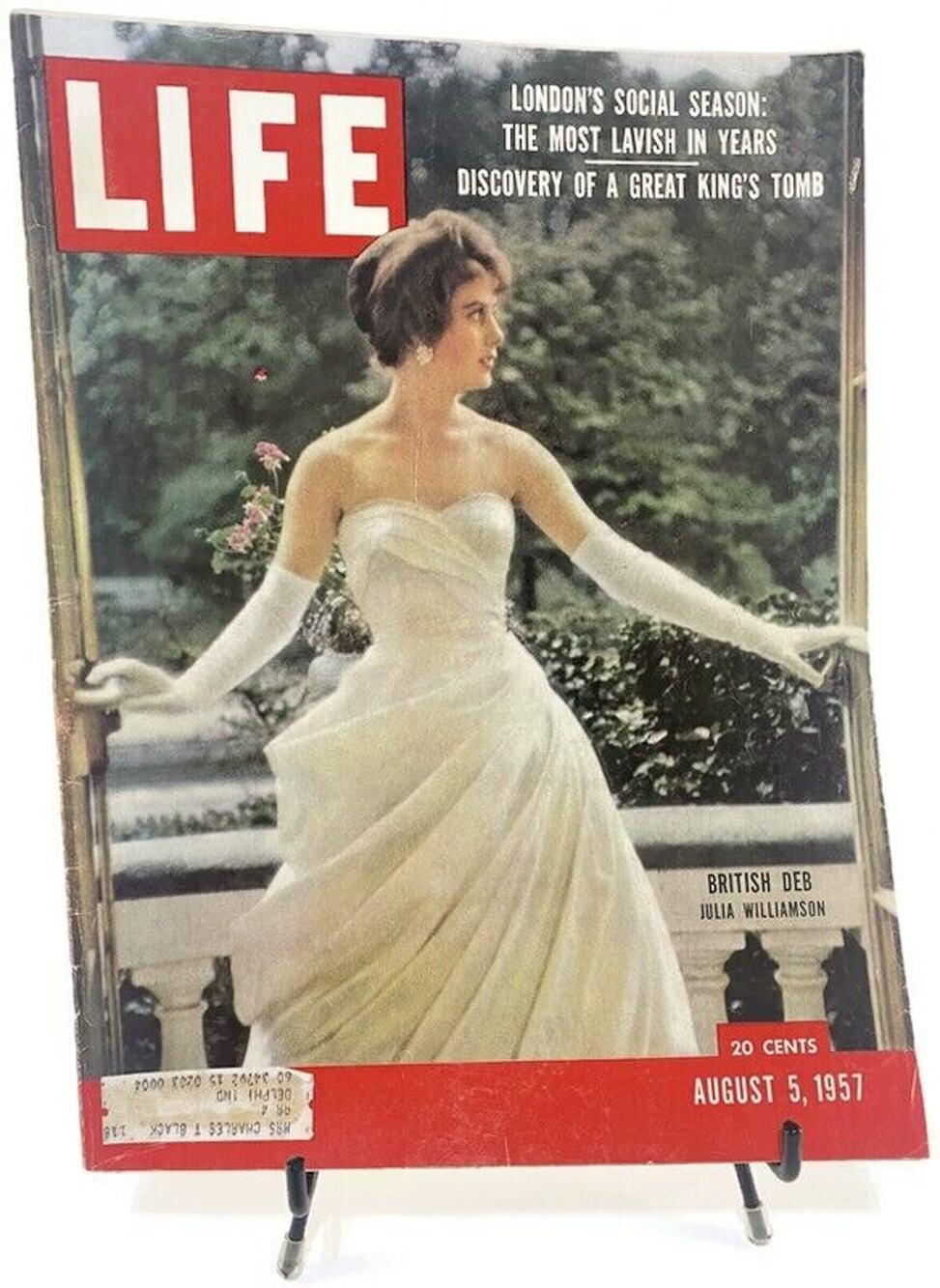 LIFE Magazine August 5, 1957 British Debutante Julia Williamson on Cover